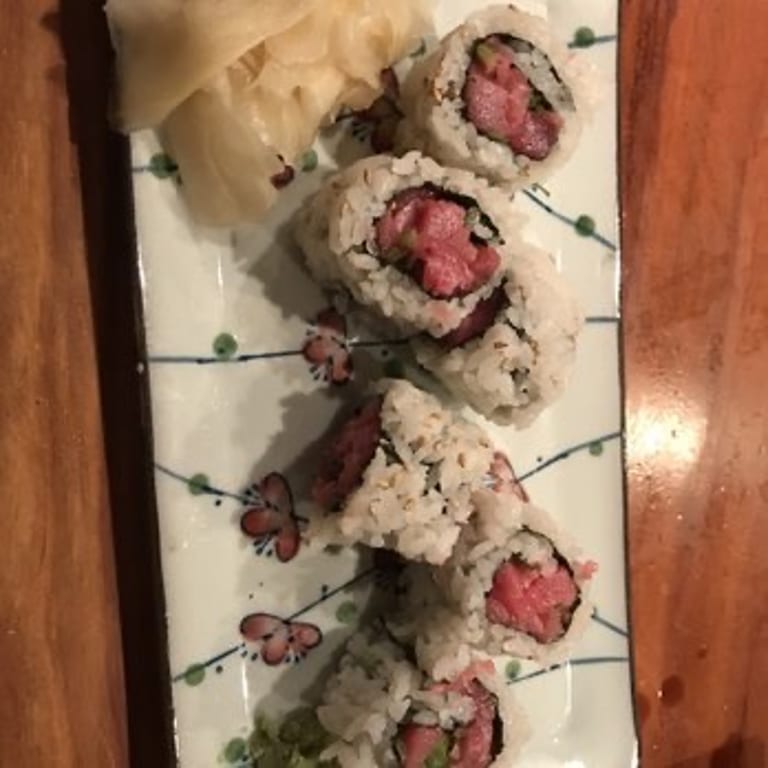 Delicious Tuna Roll Experience