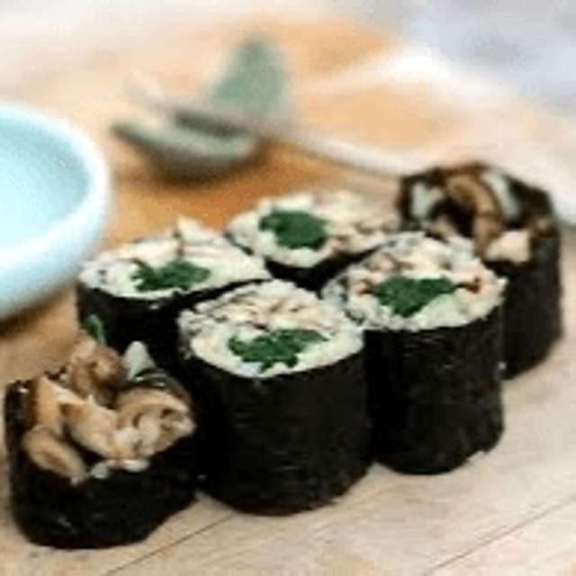 Shiitake & Spinach Roll.