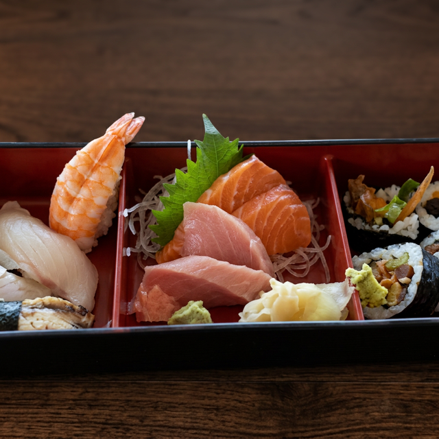 "Moriawase" Box.