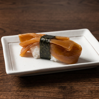 Shiitake nigiri (plant-based)